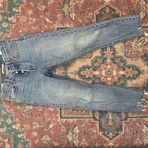 Levi’s Wedgie - Picture 1 of 3